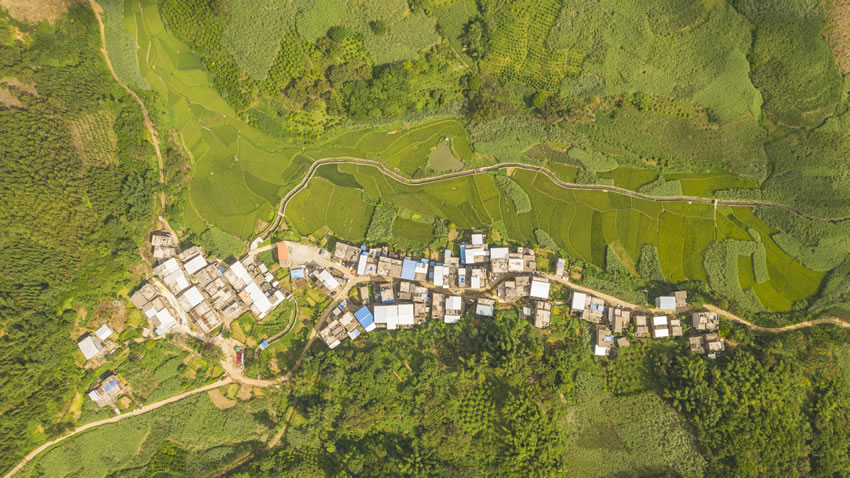 田东县朔良镇喜迎国庆中秋双节农民歌舞庆丰收