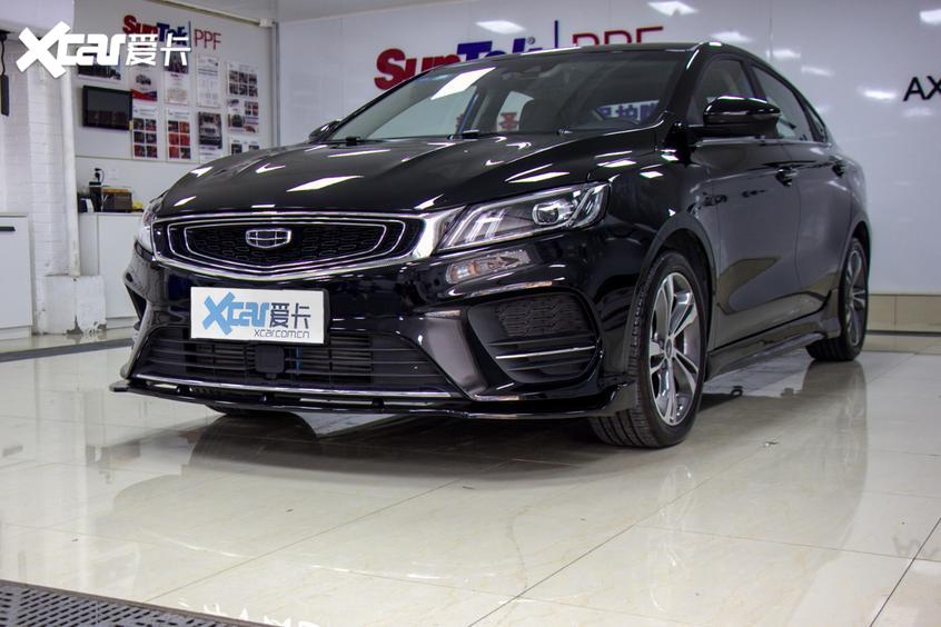 在车身覆盖亮黑色膜之后,我们手中的这台缤瑞在一台颇有性能化趋向