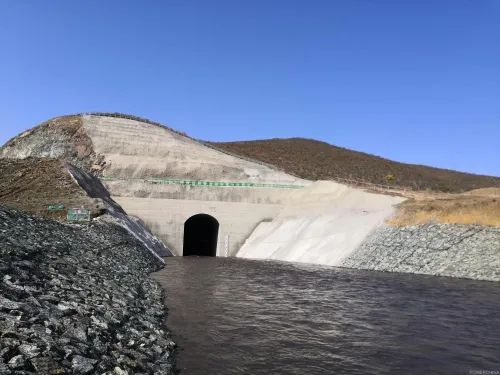 国家重大水利工程引绰济辽枢纽导流洞通水