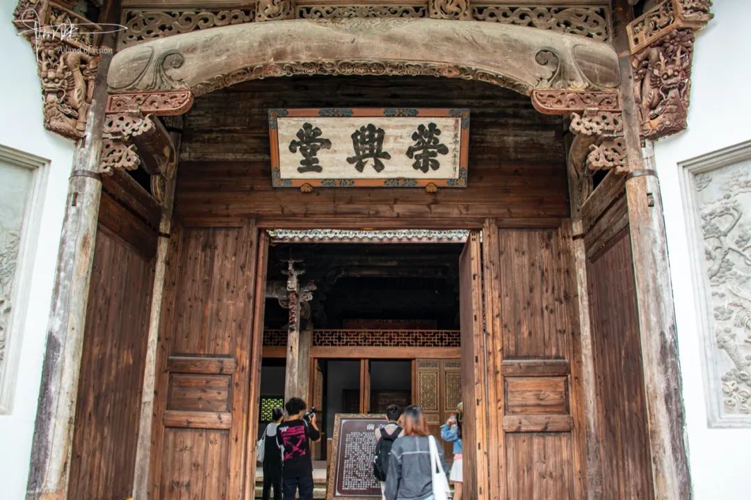 小小的东湖隐藏着一个小小的荣兴堂,却记录着钱氏大家族的滥觞