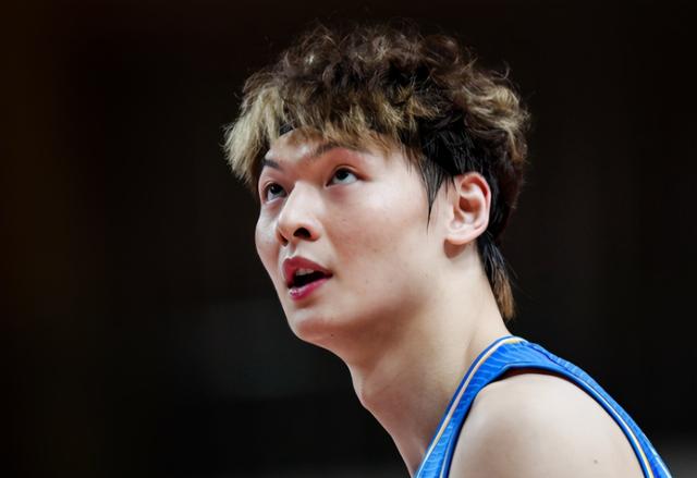 福建洋帅揭秘王哲林低迷:伤病恢复不佳 之前一两个月未训练