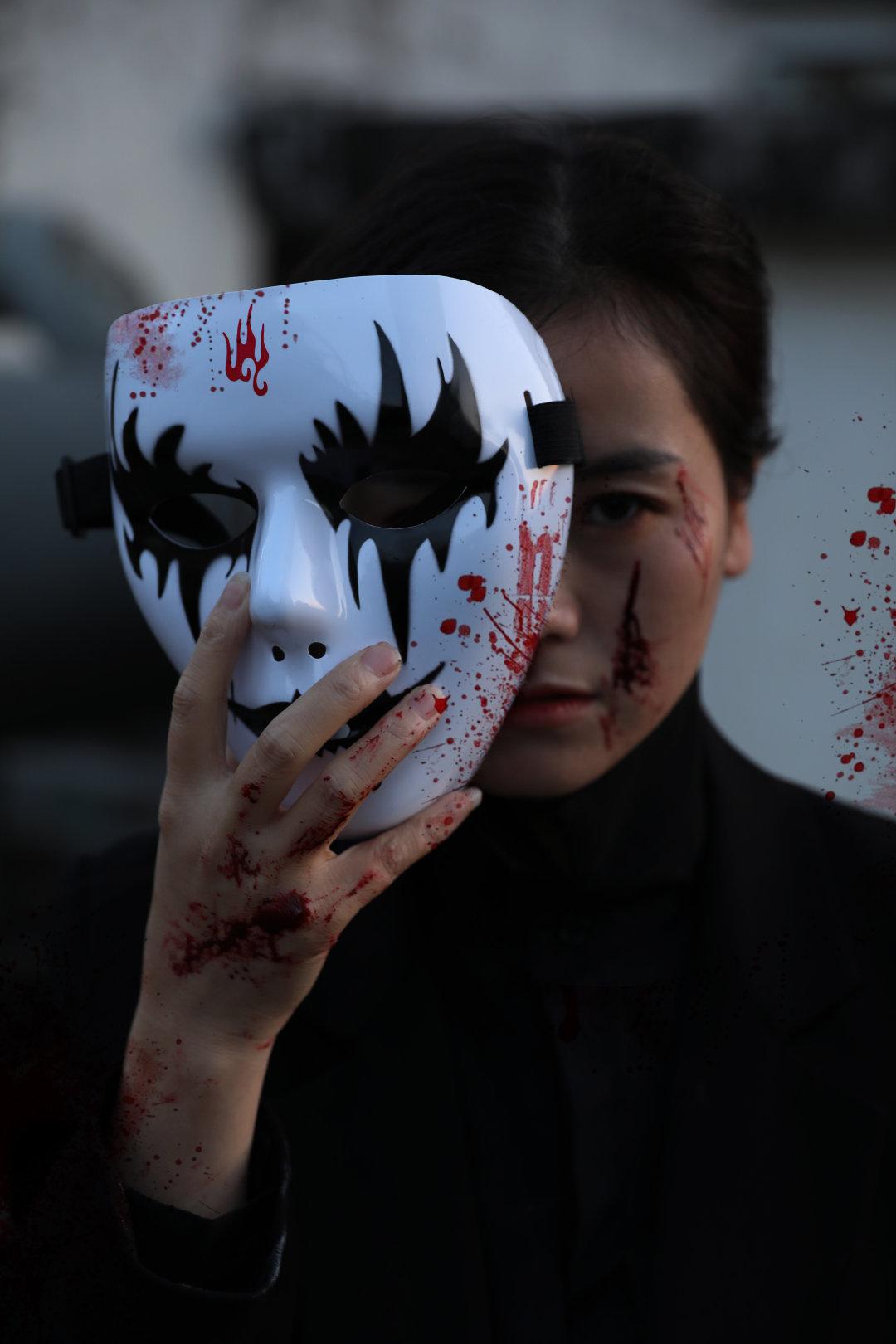 diy小丑假笑面具带上,我就是全场最哇塞的"女鬼"[酷]不给糖就捣蛋的