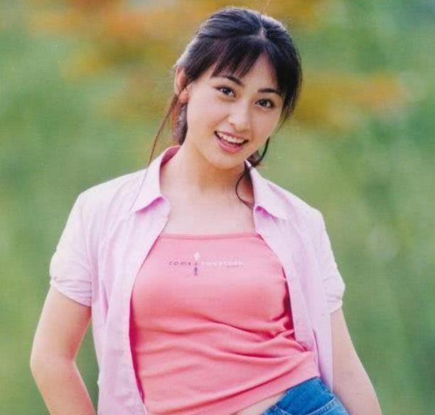 她是"回族第一美人",与张铁林同居多年,嫁大23岁老公