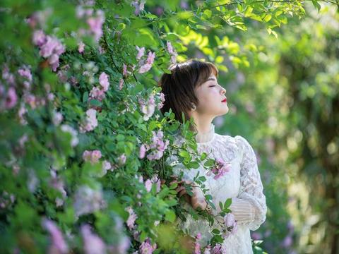 人像摄影组图蔷薇花开的季节