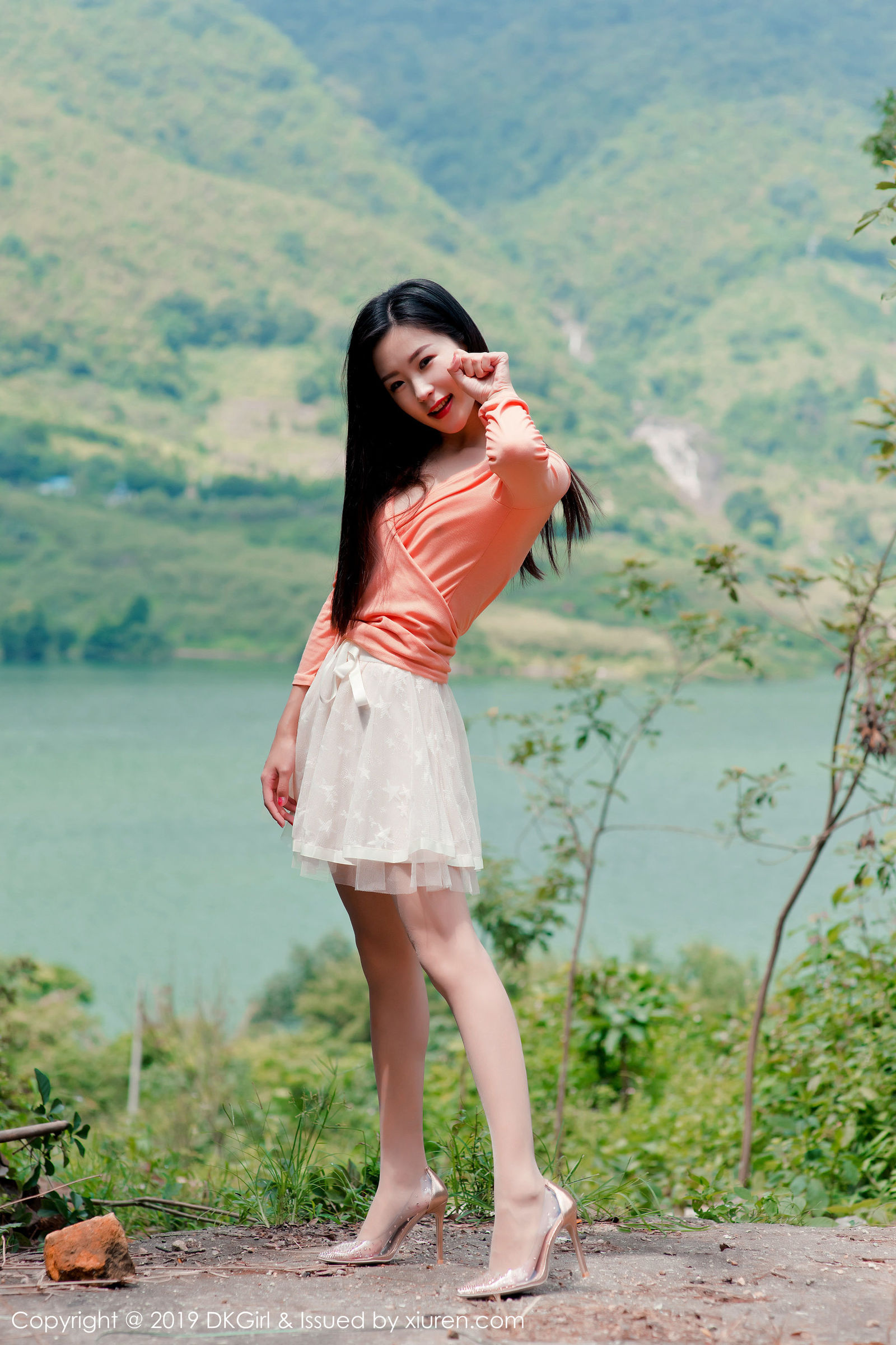 "不显老"的三位生肖女,魅力只增不减,人到中年依旧风韵美丽