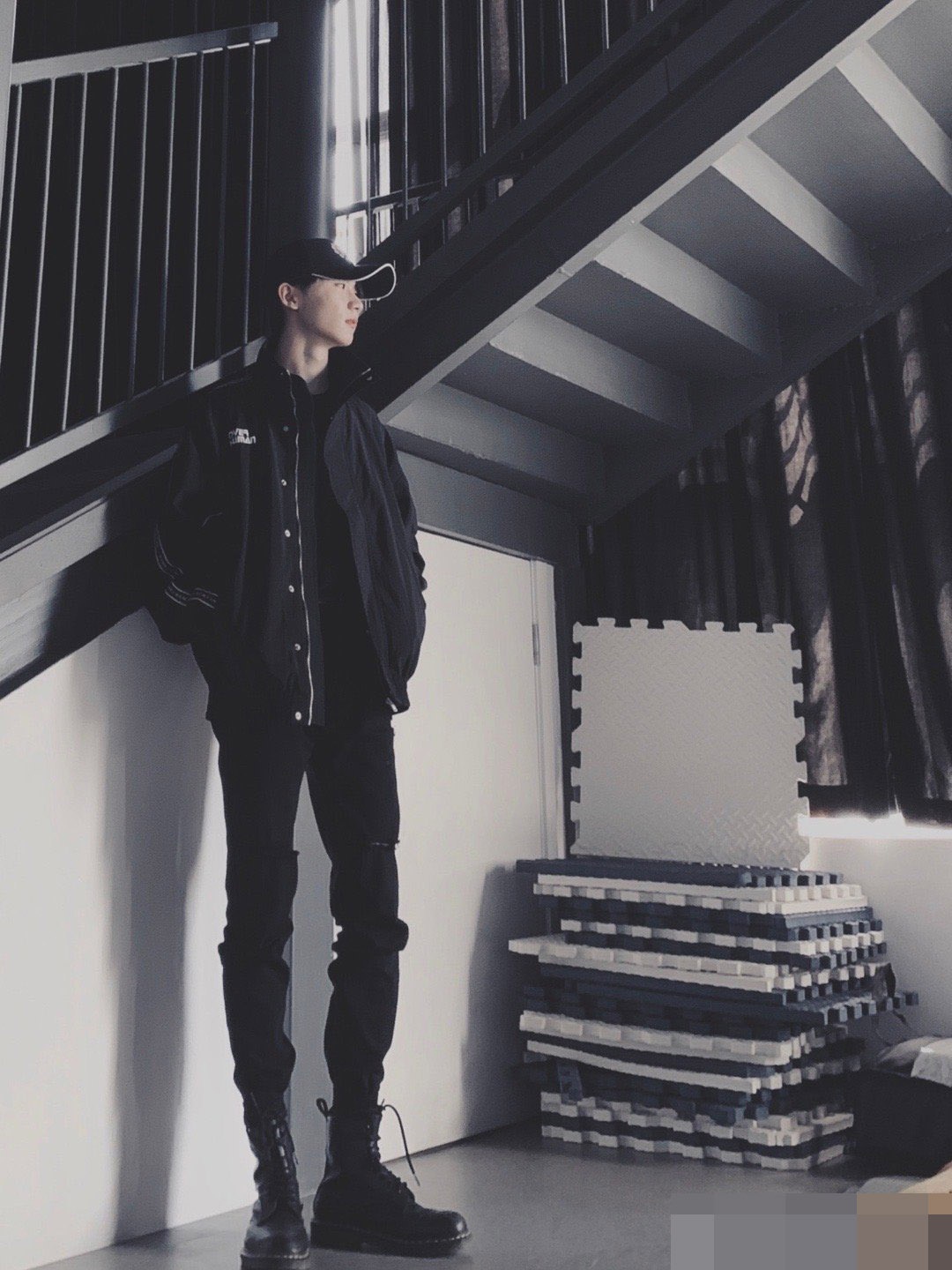 马嘉祺这腿长得有点惊人,排练的时候可以让人一眼就注意到他