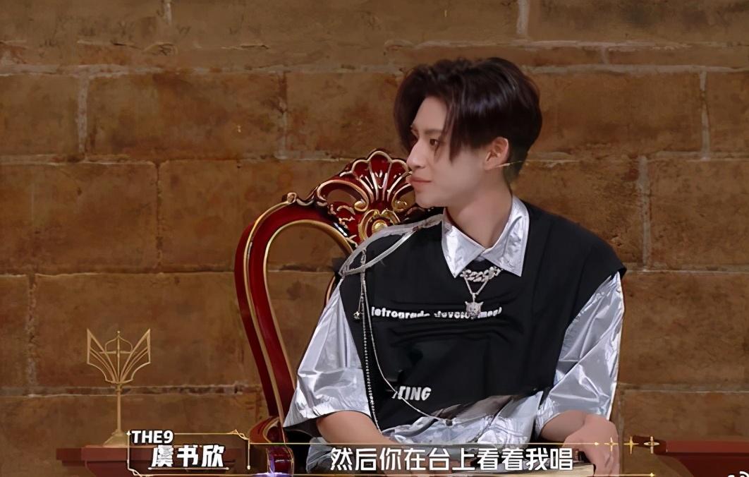 虞书欣和小鬼好甜!网友说小鬼招架不住虞书欣甜嗲妞,是心动了吧