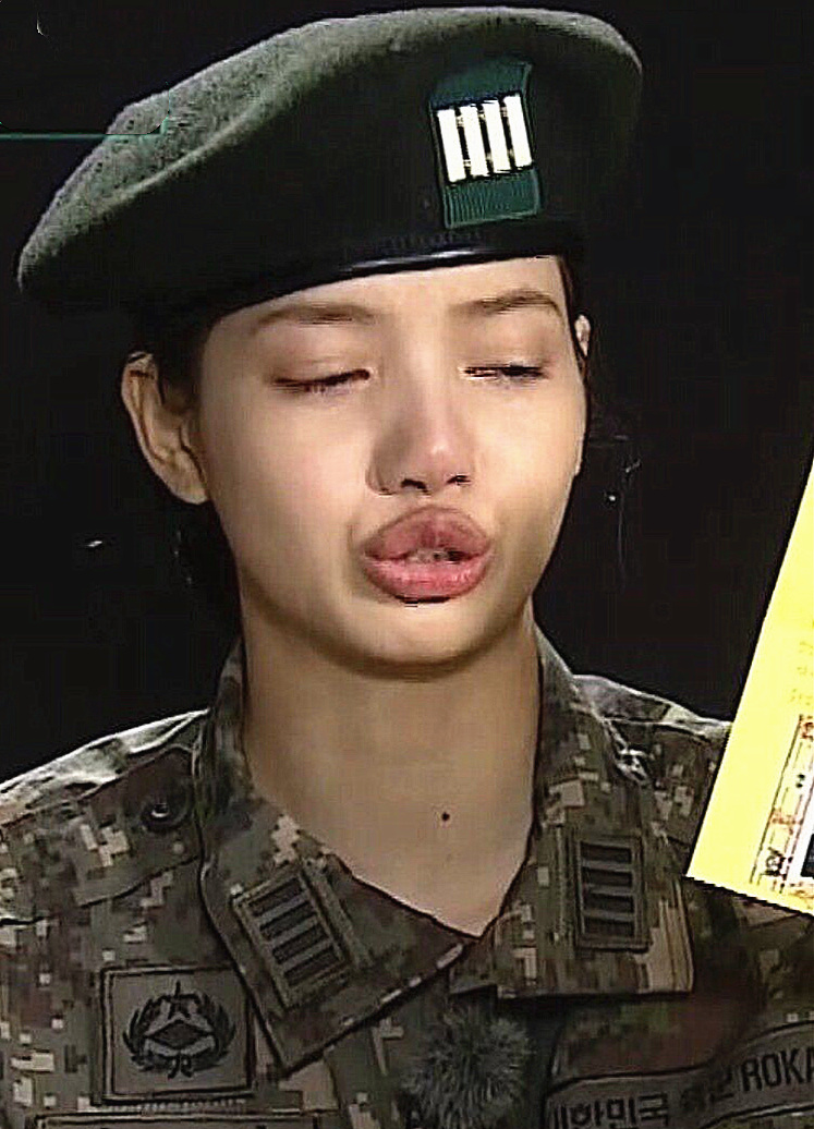 lisa的大眼袋,厚嘴唇大嘴巴每次都是攻击的焦点.