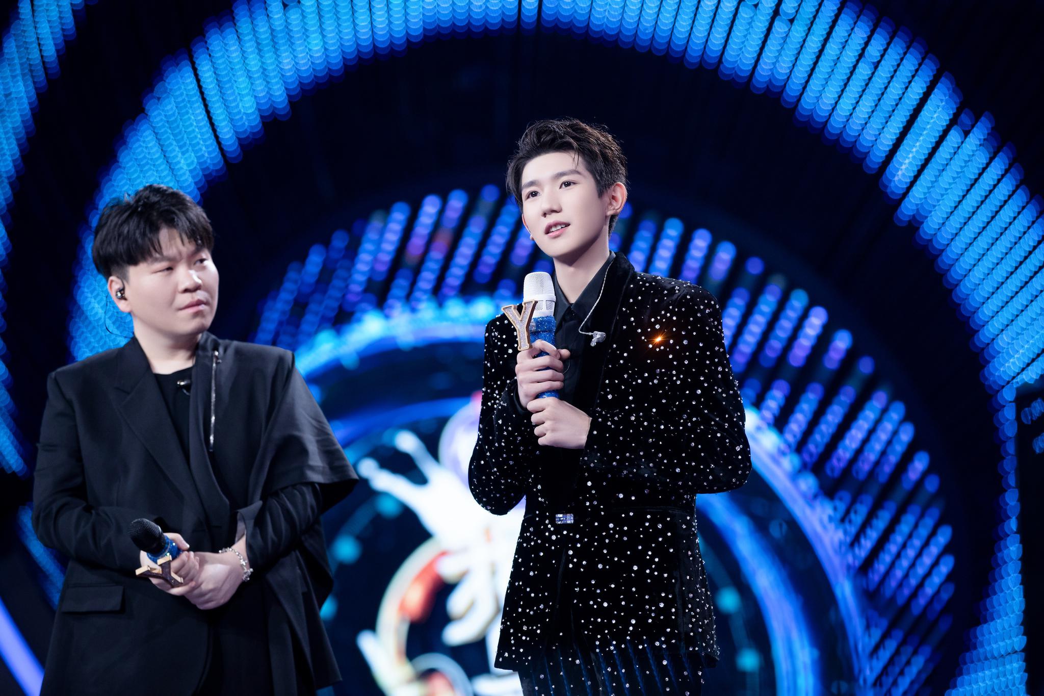 王源常石磊《我我》温柔唱哭观众 惊喜透露"未来有合作原创曲"