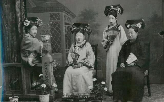 清朝同治十一年,年仅16岁的敬懿皇贵妃参加了八旗选秀,在这次选秀中