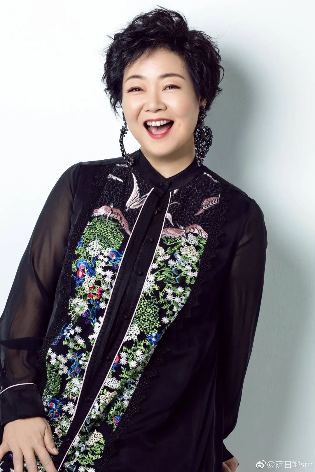 她演闯关东走红,因相貌6年没戏拍,被初恋花258元娶走很幸福|萨日娜