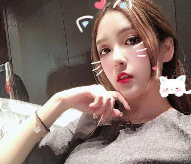 lpl腿皇女主持重新出道一年前受假赛牵连靠1张图涨18w粉