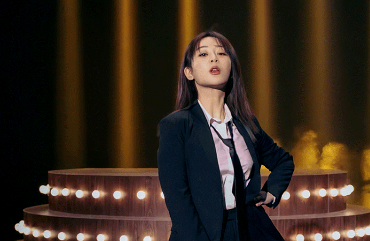 杨紫成团初舞台主场门面rap舞担咱都有你为哪位应援