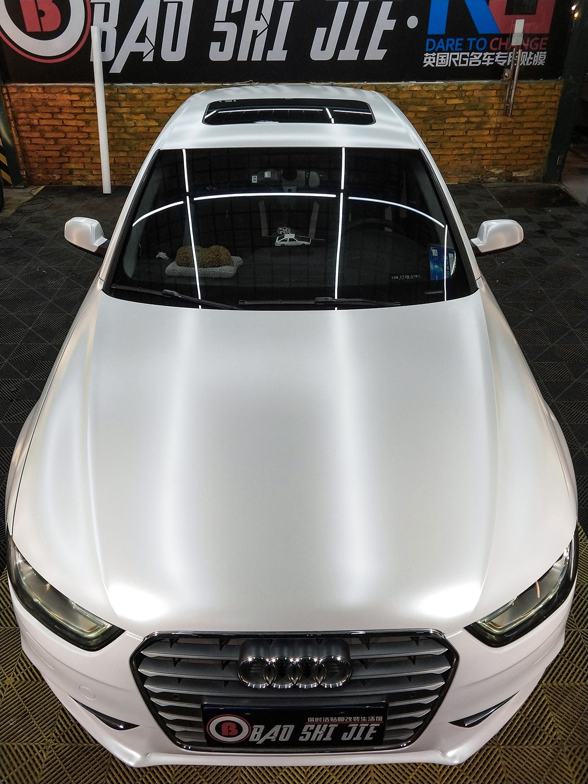 奥迪a4车身改色电光白 rg瑞集改色膜陕西西安