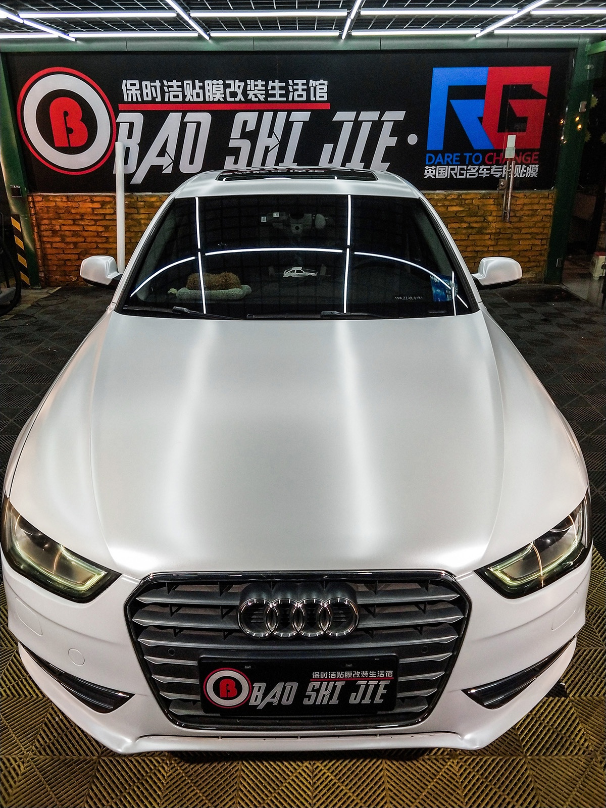 奥迪a4车身改色电光白 rg瑞集改色膜陕西西安