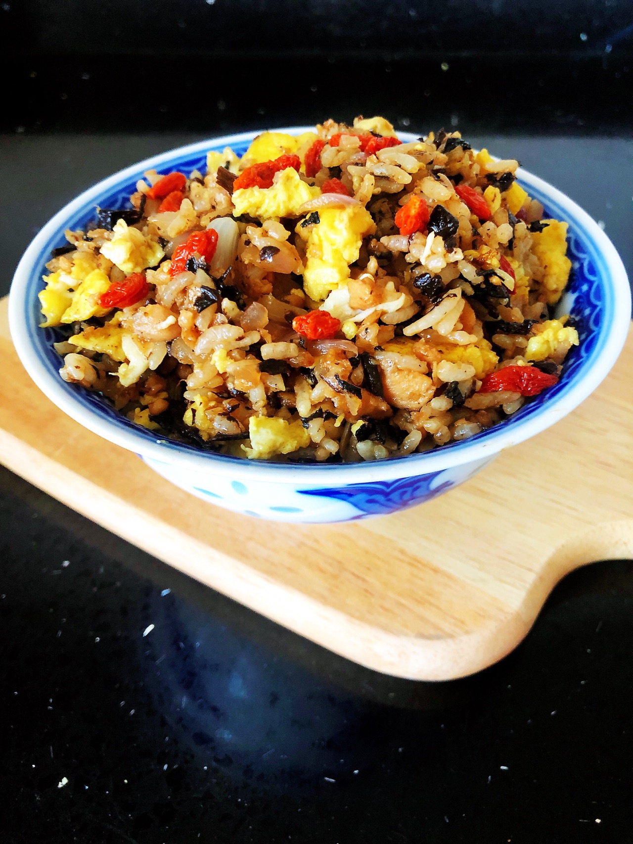 「梅干菜肉末蛋炒饭」的做法 配方,色香味俱全,瞬间消灭一大碗