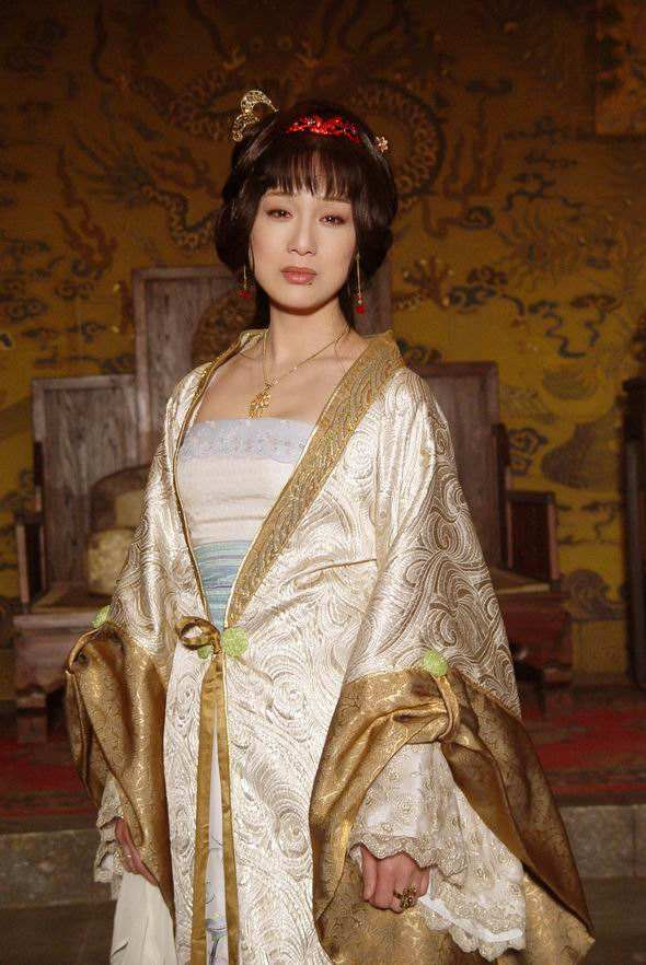 古典第一美人,与导演同居27年不结婚,如今62岁患癌老的认不出