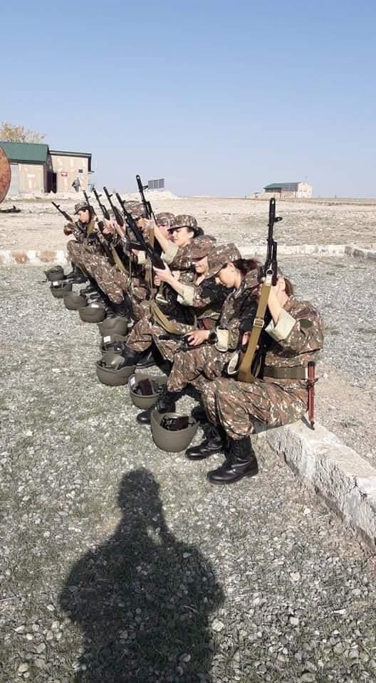 亚美尼亚全民皆兵总理夫人带大批女兵上战场誓与阵地共存亡