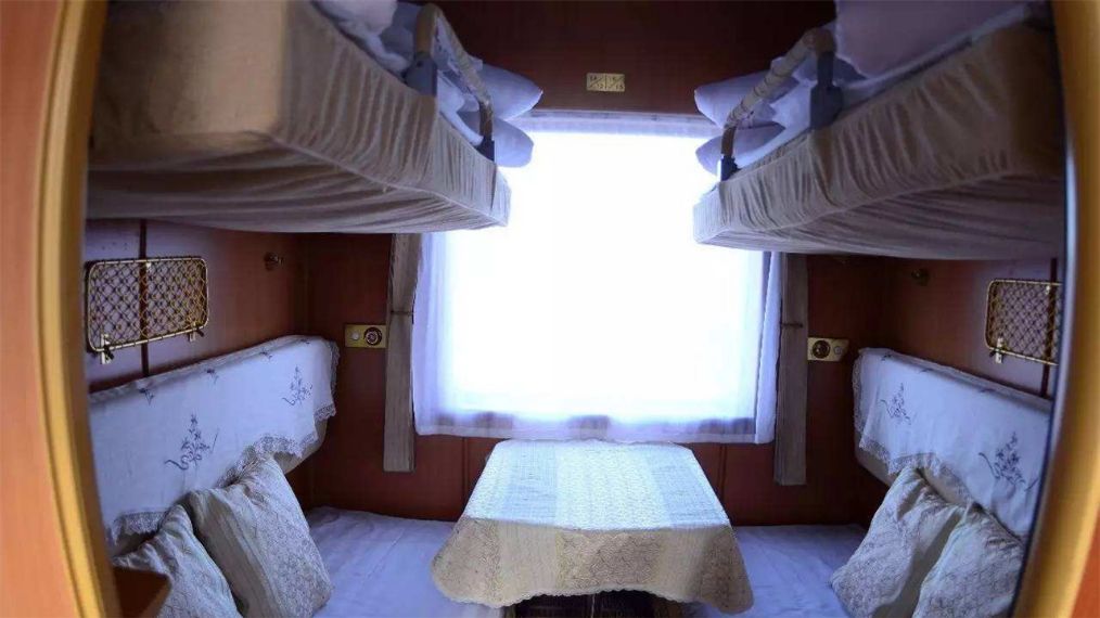 火车软卧的价格,要比硬卧高出很多,那么二者之间究竟差在哪儿