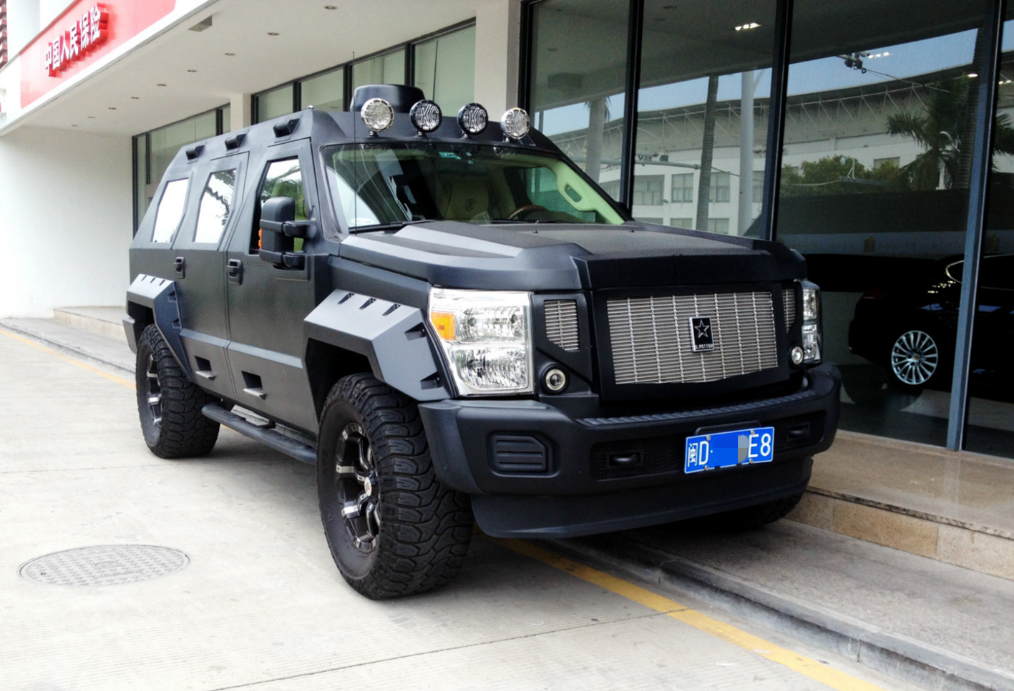 这款乔治巴顿战车来自ussv,也就是美国特种车辆公司,算是一家改装公司