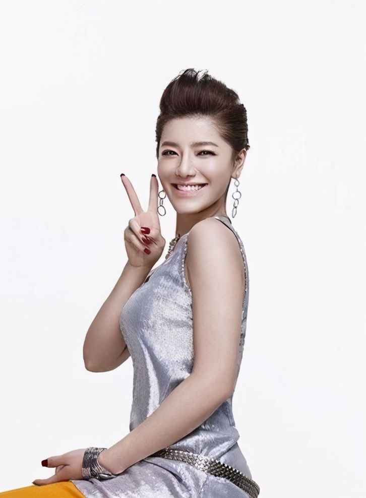 江映蓉整容失败整个人没法看网友一张脸只有眼珠是自己的