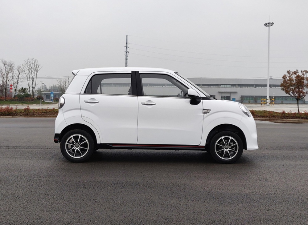 又一买菜代步神车!5门4座标配气囊空调3万出头,宏光mini买早了