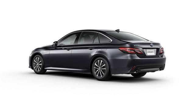 2021款丰田皇冠在日本发布,采用12.3英寸触摸大屏,外观无变化