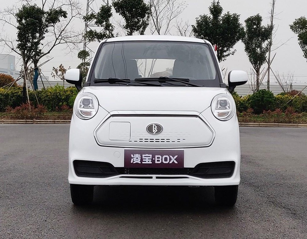 又一买菜代步神车!5门4座标配气囊空调3万出头,宏光mini买早了