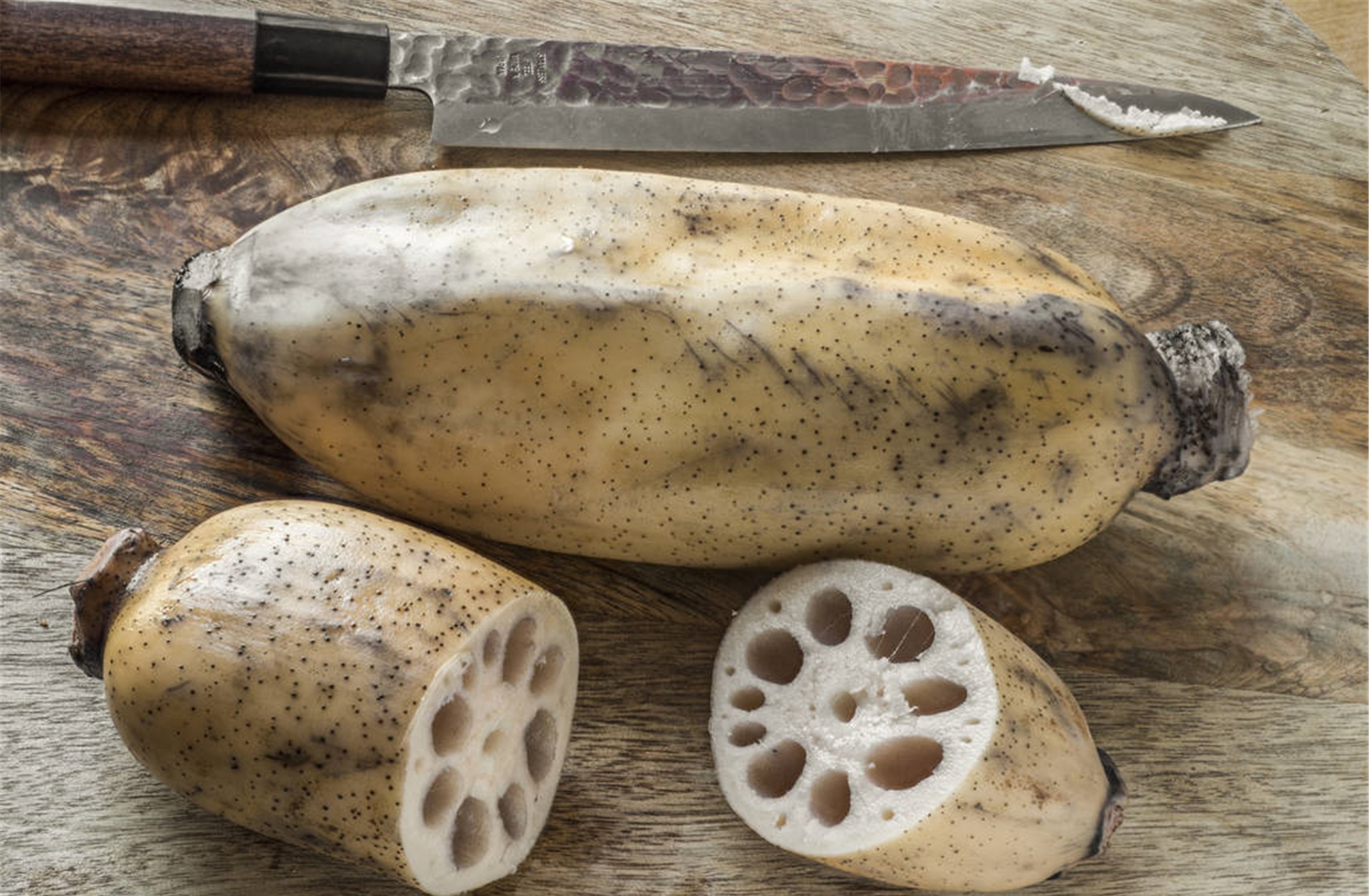 秋天的莲藕火了试试这个做法外焦里嫩太香了常吃增强抵抗