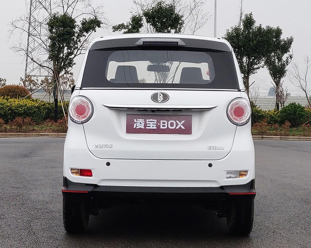 又一买菜代步神车!5门4座标配气囊空调3万出头,宏光mini买早了