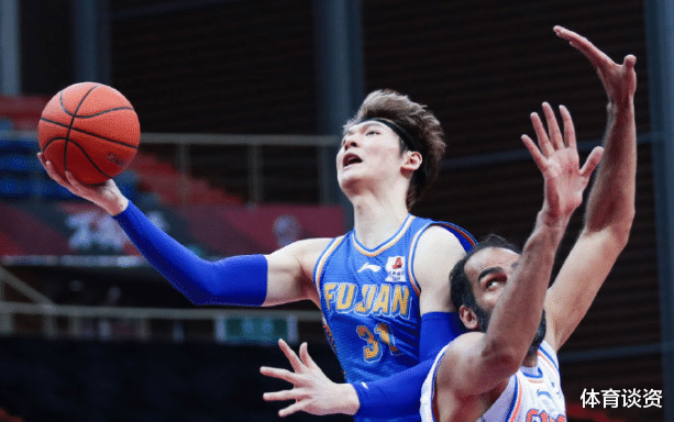 故意输球?男篮两国手演戏激怒球迷:一个15分钟6犯规,一个球场散步休闲区蓝鸢梦想 - Www.slyday.coM