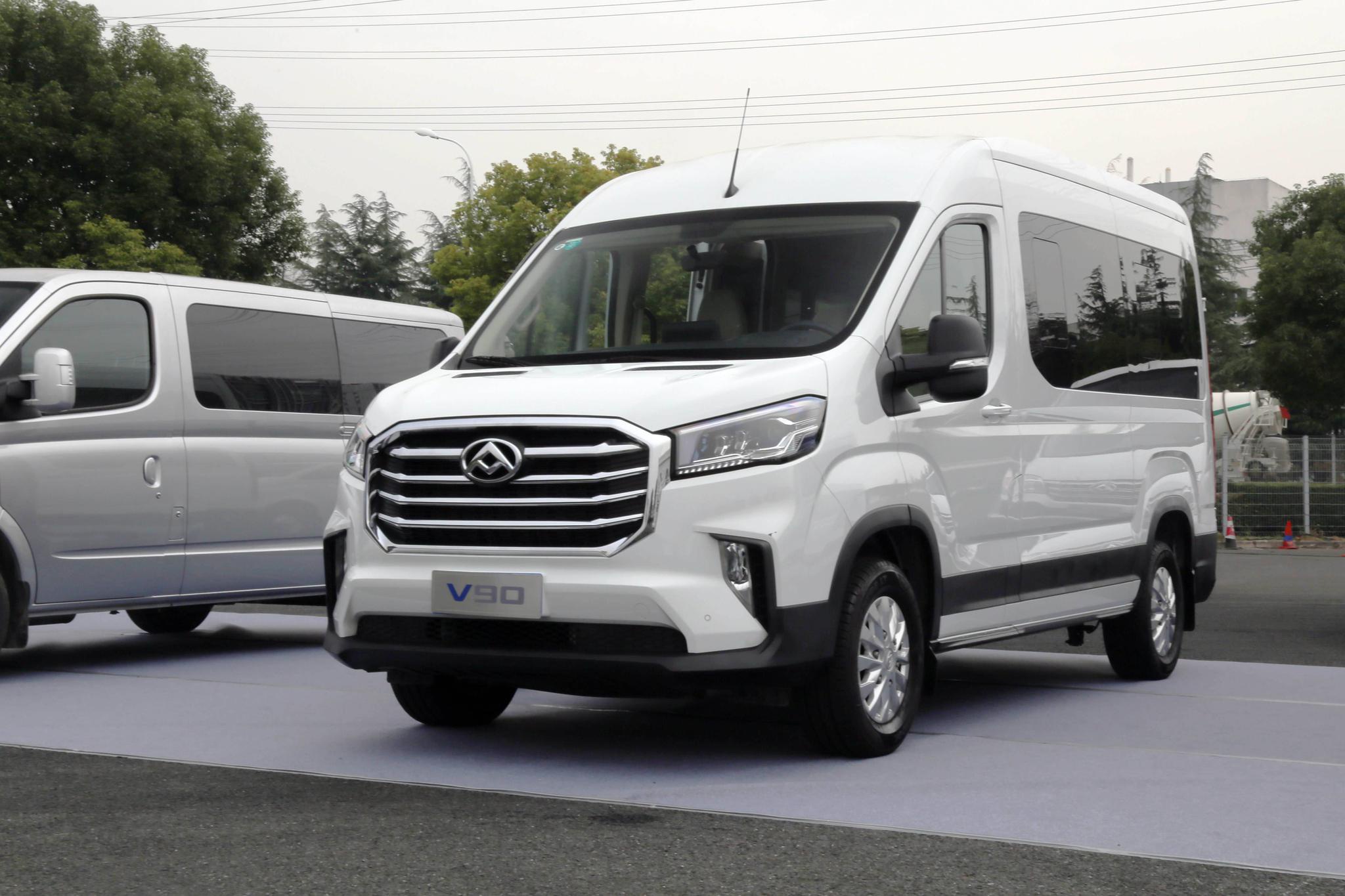 试驾上汽大通v80plus用轻客跑金卡纳是种怎样的体验