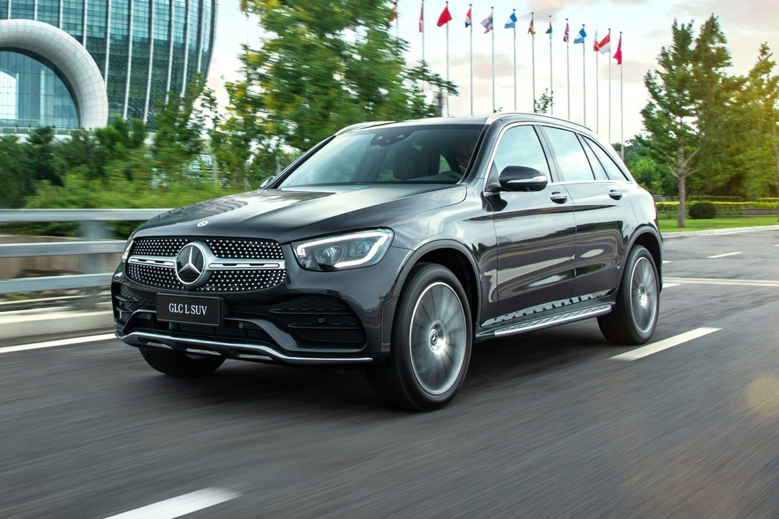 增安全性配置 2021款奔驰glc l上市售39.78万元起