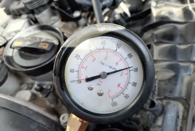 奥迪ea888发动机混合气过稀油泵压力过低启动困难维修过程