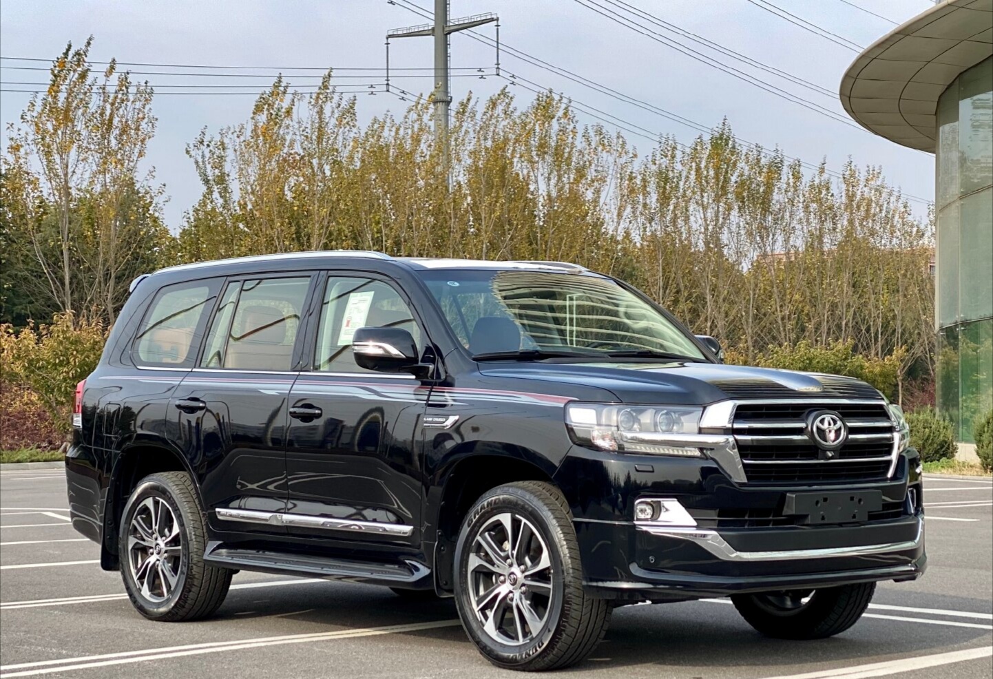 新款兰德酷路泽提车!落地78万,8缸 空气悬挂,比x5还霸气