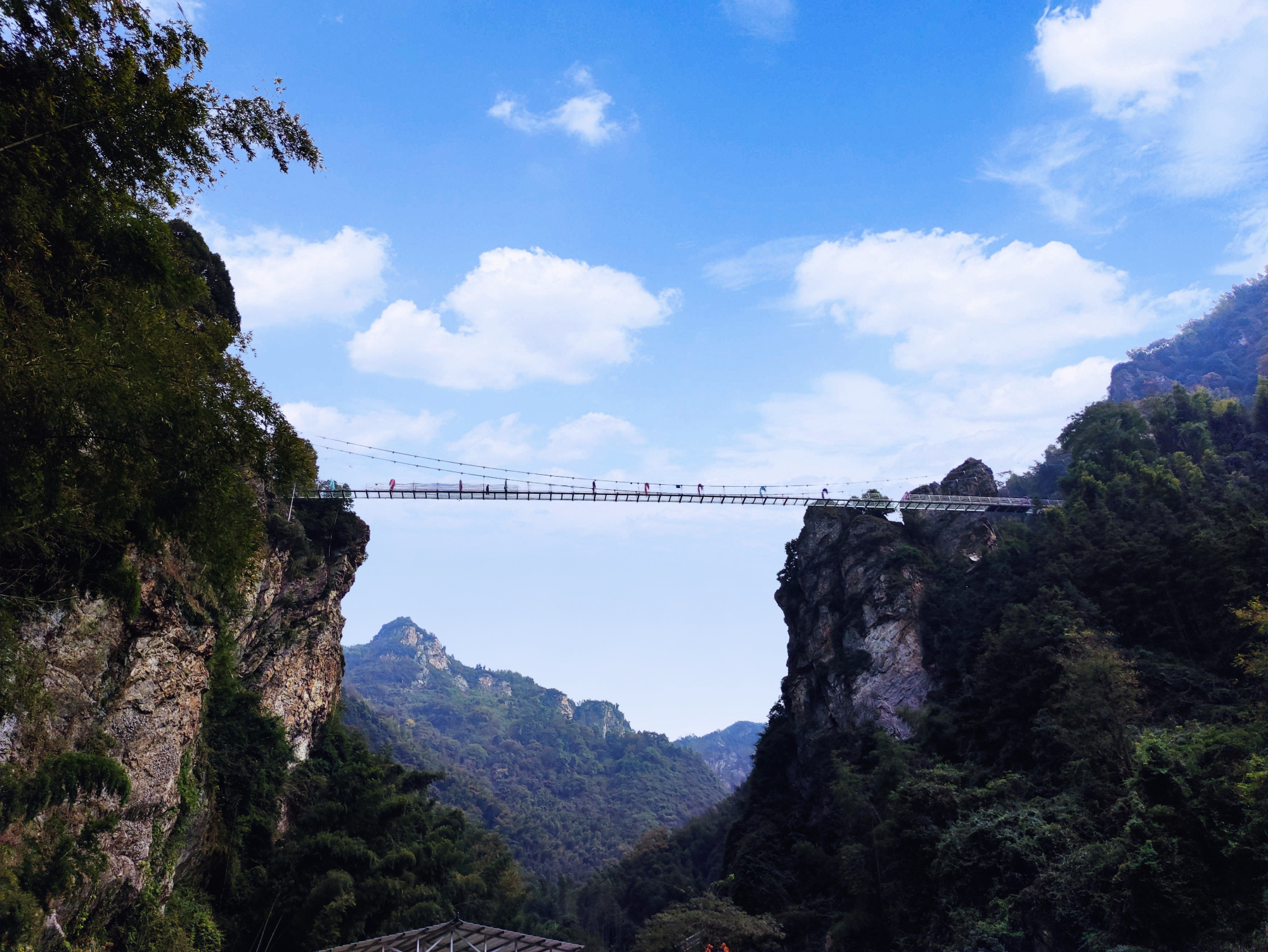 湖南娄底一小众景区玻璃桥加滑道收费70离市中心仅40公里