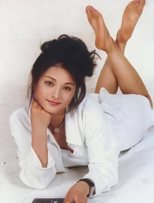 "最美仪琳"陈丽峰:为拍戏剃光头,事业当红却嫁豪门隐退