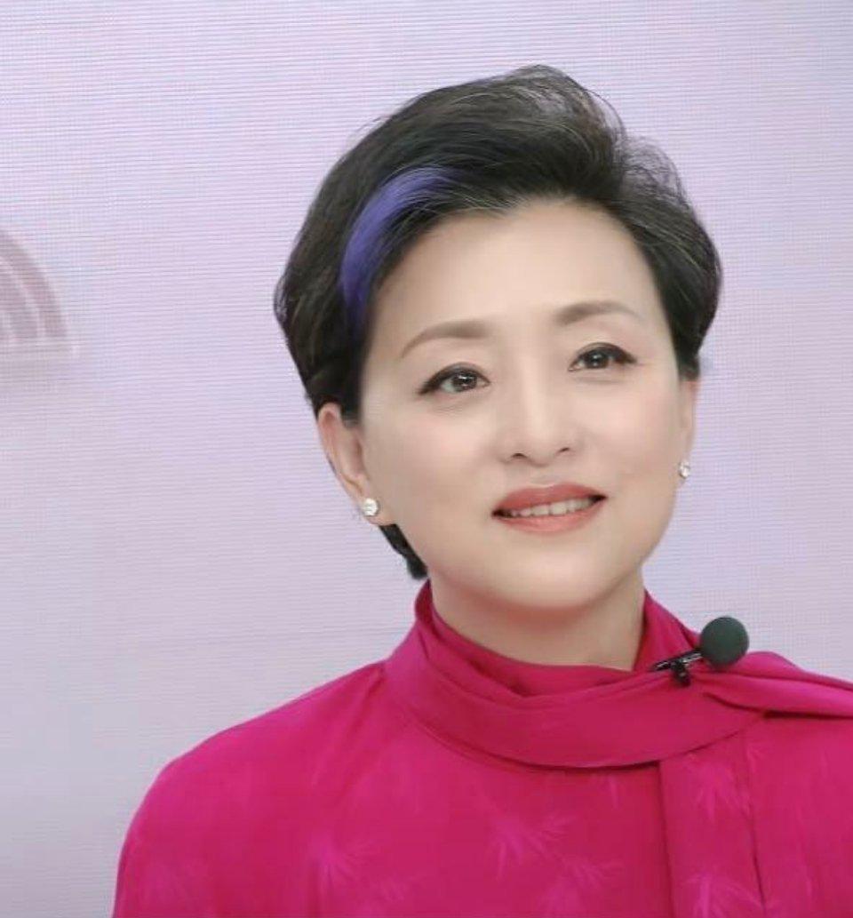 直播间里杨澜老师好有气质啊太美了啊不老女神啊