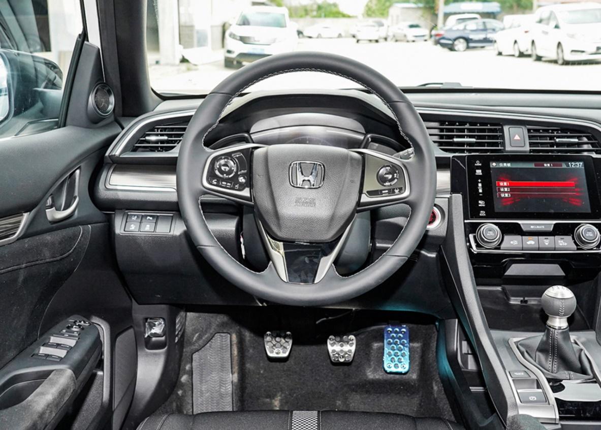 手动挡爱好者的福音:两厢思域,操控感提升已让大家难以入眠