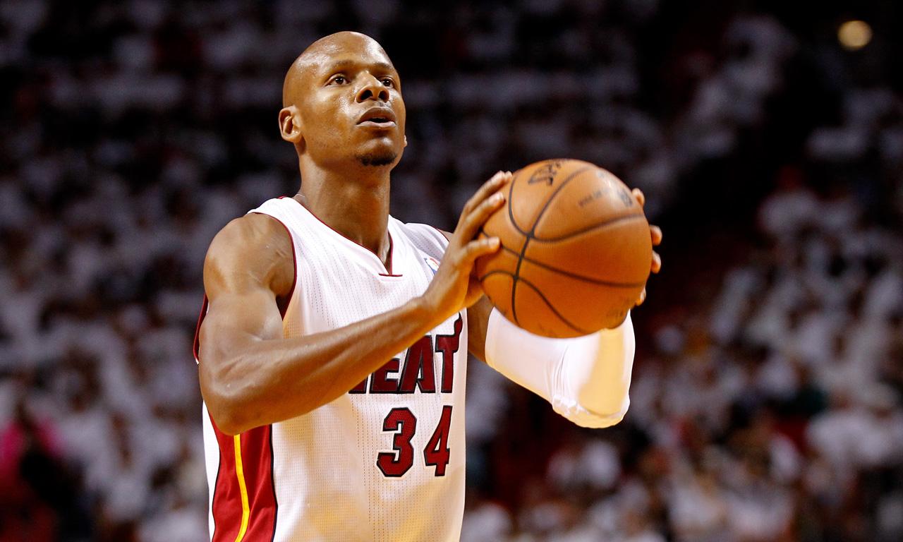 历史第一!142万底薪破纪录,库里克莱已成历史,与湖人绝配啊