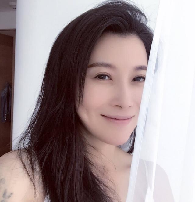 张棪琰其实早在年轻