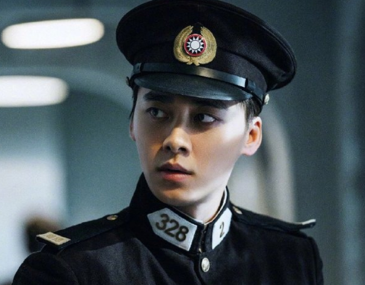 隐秘而伟大定档李易峰穿上警服很帅气还喊话粉丝兑现承诺
