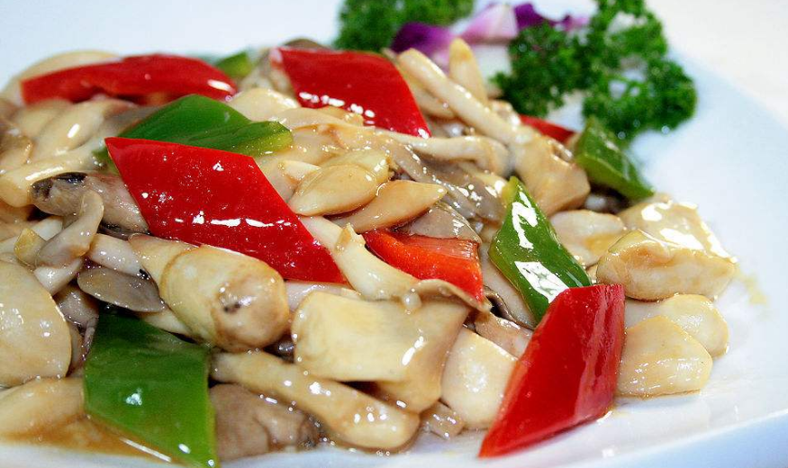 香辣可口炒三菌,促进新陈代谢,香辣入味儿,非常下饭,皮肤细腻