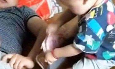 趁爸爸睡觉，这2岁宝宝偷走爸爸的钱，放妈妈包里，真可爱休闲区蓝鸢梦想 - Www.slyday.coM