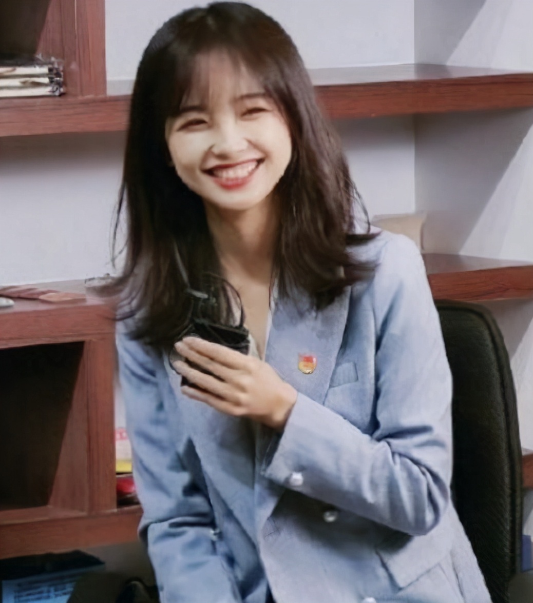 央视记者王冰冰被在线求婚到系统崩溃，学生满屏都是表白和夸赞休闲区蓝鸢梦想 - Www.slyday.coM