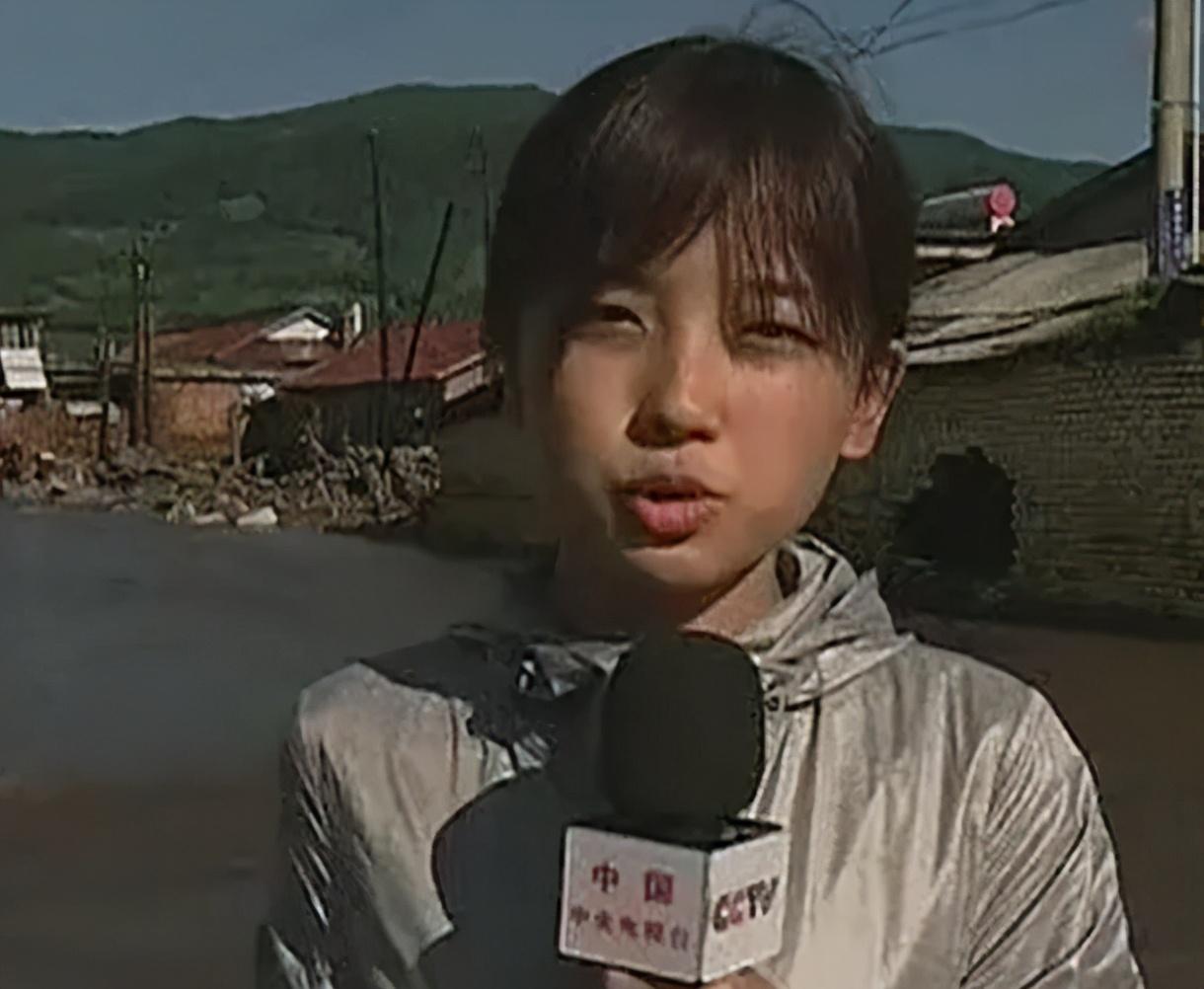 央视记者王冰冰被在线求婚到系统崩溃，学生满屏都是表白和夸赞休闲区蓝鸢梦想 - Www.slyday.coM