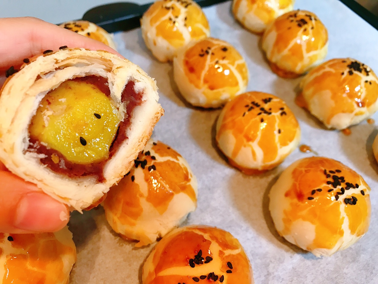 【蛋黄酥】的做法 配方,做的蛋黄酥太香了!美味超级好吃