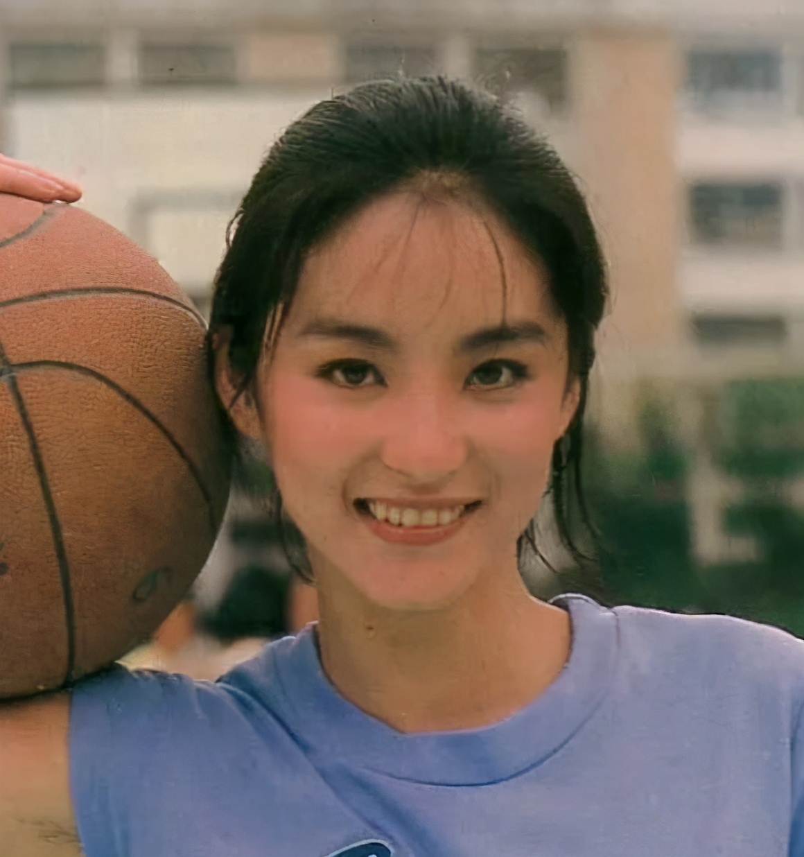 刘德华新片惊现昔日性感女神李丽珍，你还期待哪位港星复出？