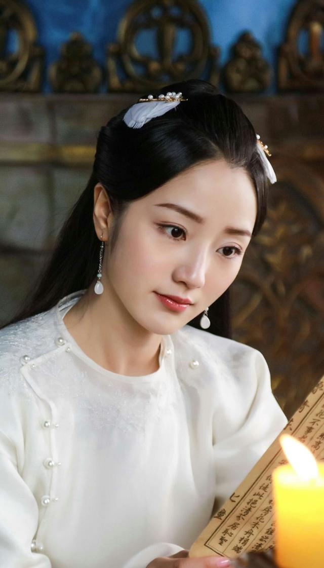 《小娘惹》的传奇:肖燕从底层配角到花旦,岳丽娜19岁与丈夫私奔