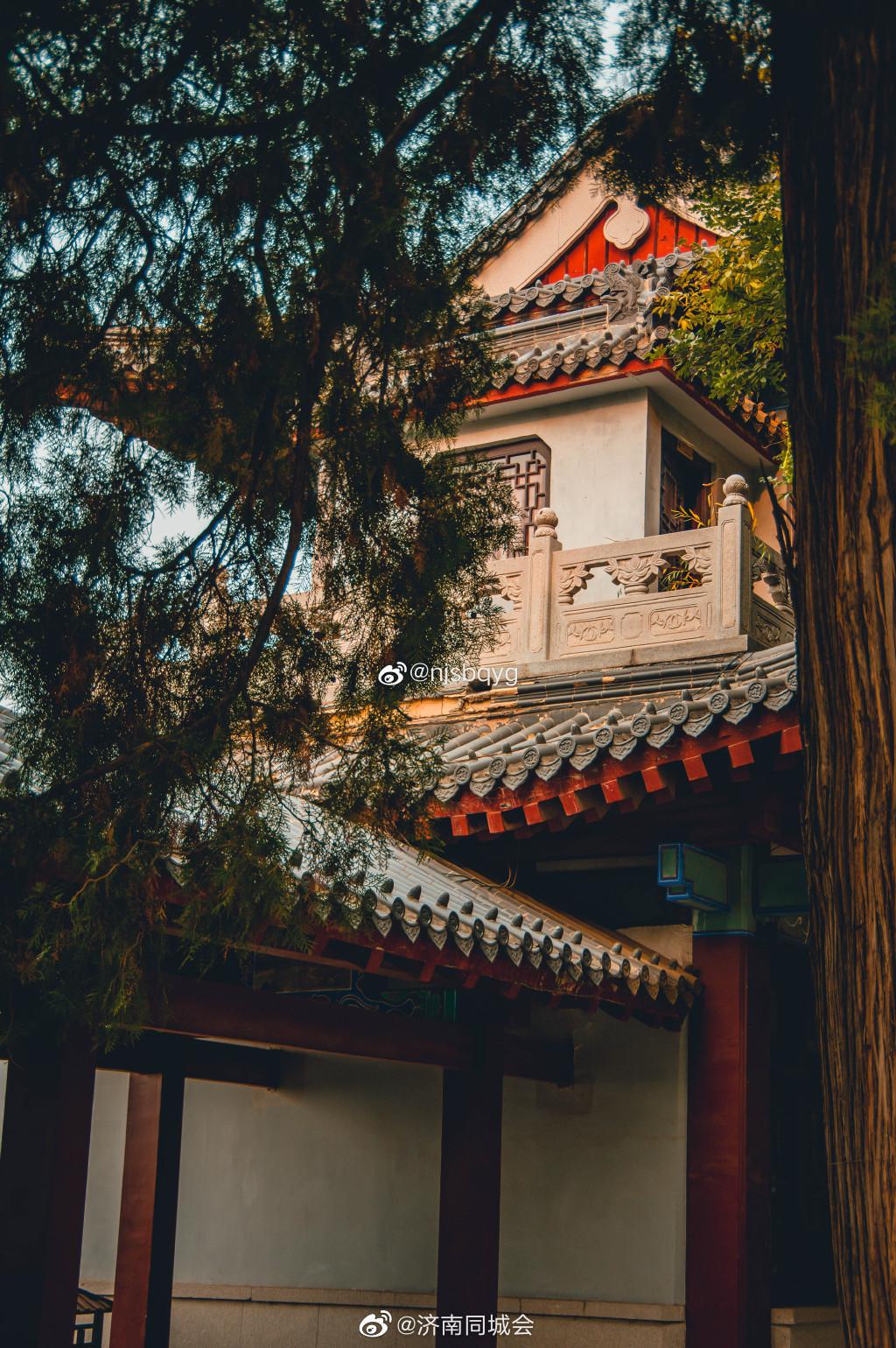 济南千佛山秋色秋天的兴国禅寺